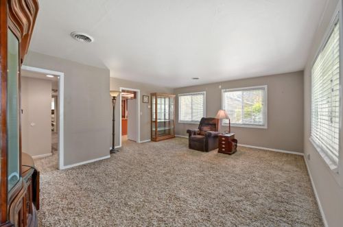 1432 Marshall St, Turlock CA 95380-4133 exterior