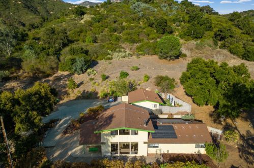 1972 Las Canoas Rd, Santa Barbara, CA 93105-2351