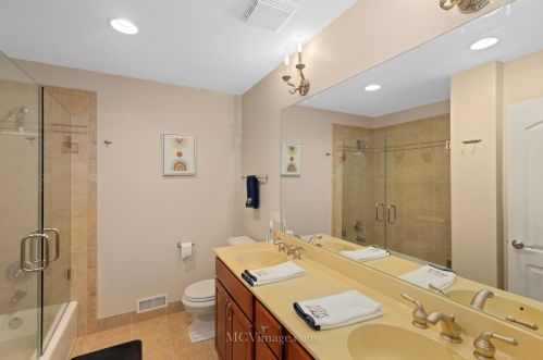 1003 Walter St, Lemont IL  60439-3920 exterior