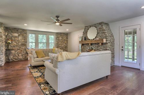 1604 Pine Rd, Carlisle PA  17015-9324 exterior