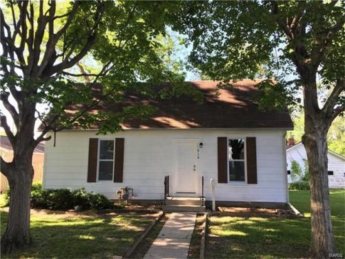 916 Chicago St, Ayers, IL 62246-1224