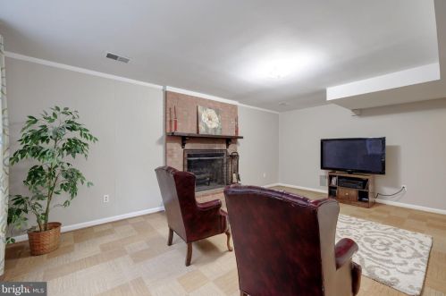 6401 Whippany Way, Springfield VA  22015-3428 exterior