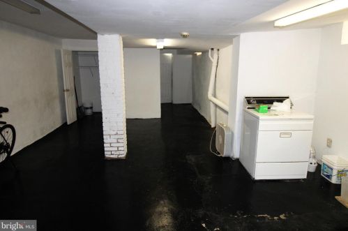 704 Chelten Ave, Philadelphia PA  19126-3712 exterior