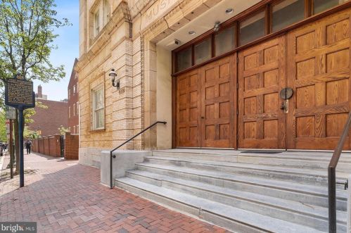802 Locust St, Philadelphia PA  19107-5715 exterior