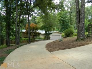 3302 Creekside Ct, Conyers, GA 30094-3359