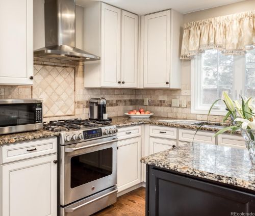 7076 Niagara Ct, Englewood CO 80112-1011 exterior