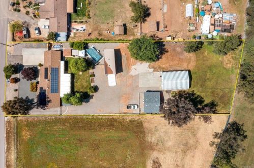 950 Hunter St, Ramona, CA 92065-3124