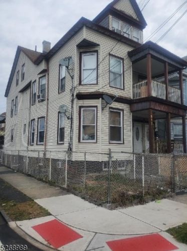 517 14th Ave, Paterson, NJ 07504-2203
