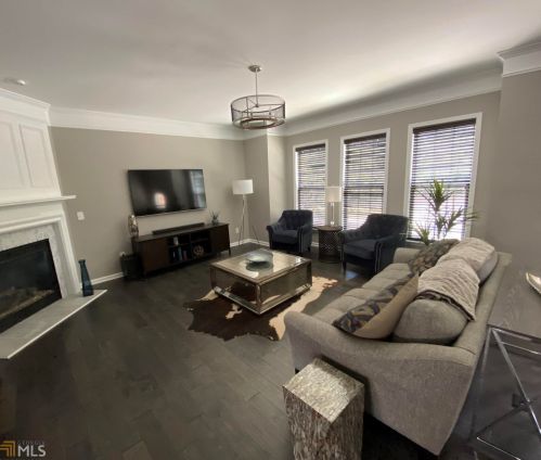 3361 Cumberland Club Dr, Atlanta, GA 30339-4928