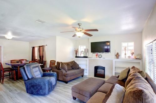 732 Mulkey St, Fort Worth, TX 76104-6543