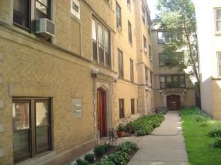 5544 Glenwood Ave, Chicago IL  60640-1235 exterior