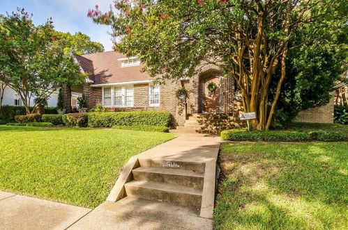 2606 Cockrell Ave, Fort Worth TX  76109-1162 exterior