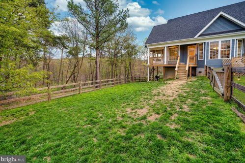 365 Prado Way, Berkeley Springs WV  25411-3264 exterior