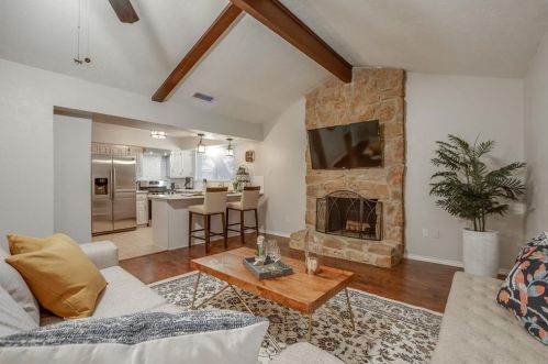 2129 Richbrook Dr, Garland TX 75044-7121 exterior