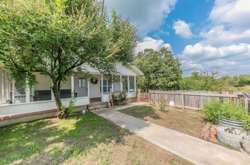 421 Uselton Rd, Nocona, TX 76255-7040
