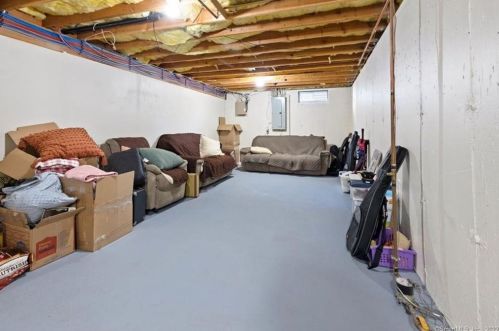 65 Wynd Ter, Middletown CT  06457-8729 exterior