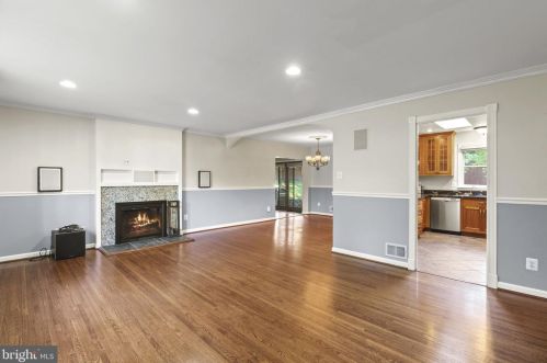 7621 Webbwood Ct, Springfield, VA 22151-2833