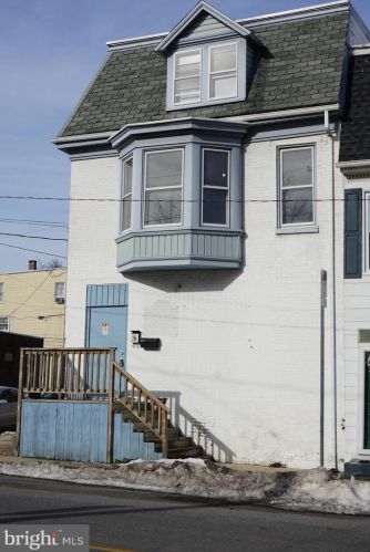 589 College Ave, York, PA 17401-3868