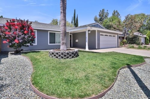 5515 Rock Tree Dr, Calabasas, CA 91301-3330