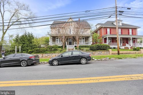 328 Mildred St, Charles Town WV  25414-1834 exterior