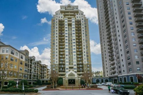 795 Hammond Dr, Atlanta GA  30328-5517 exterior