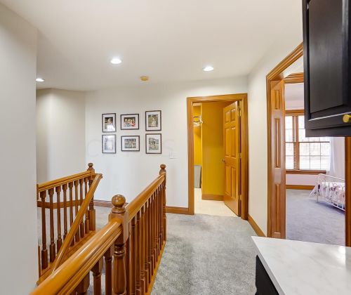 5253 Hearthstone Dr, Springfield OH  45502-8364 exterior