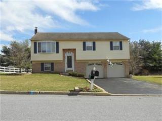 1842 Piccadilly Cir, Allentown, PA 18103-6466