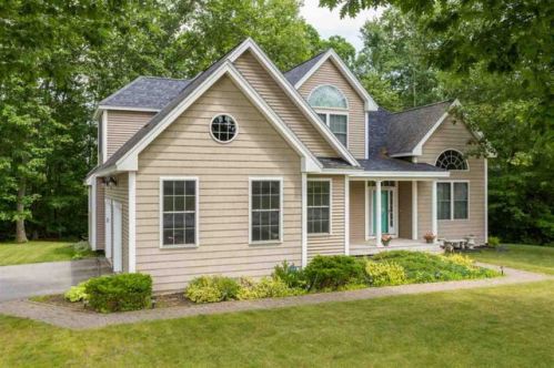 28 Maize Dr, Somersworth, NH 03878-1746