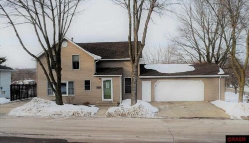 706 Belwood Dr, Mankato, MN 56001-1706