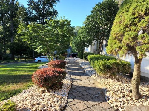 21 Grandview Dr, Holmdel Village, NJ 07733-2007