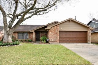 1927 Vinces Brg, Sugar Land TX  77478-4255 exterior