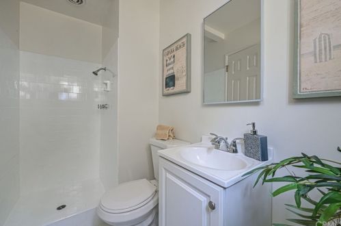 2750 Bridgeport Ave, Anaheim CA  92804-2002 exterior