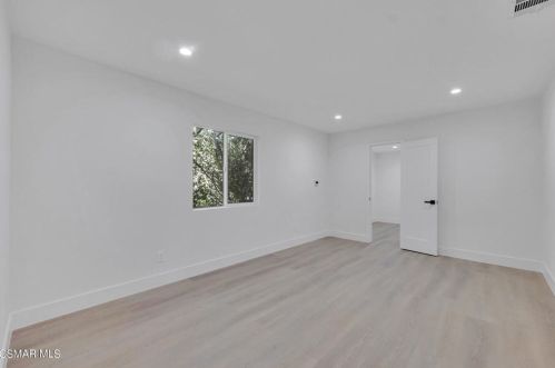 3096 Reservoir Dr, Simi Valley CA  93065-1001 exterior