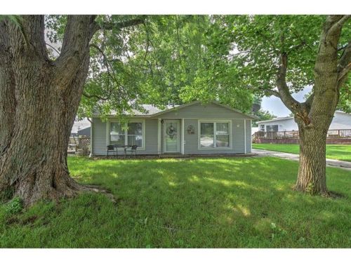 4104 Nottingham Dr, Decatur, IL 62526-2086
