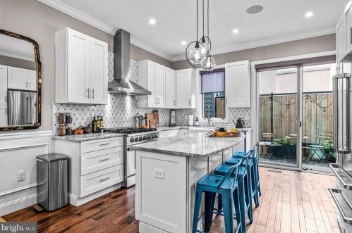 854 Front St, Philadelphia PA 19147-4341 exterior