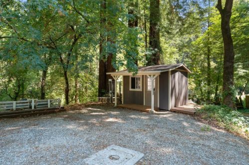160 Brier Dr, Big Basin, CA 95006-8622
