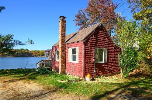 167 Spur Rd, Dover, NH 03820-4686