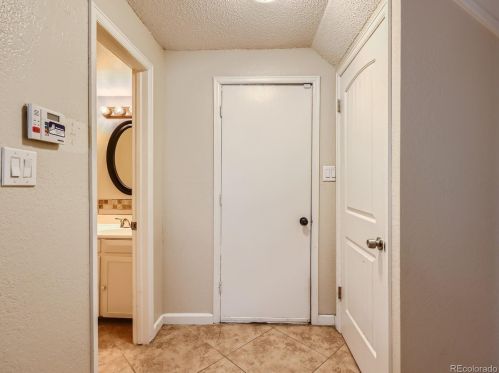 3014 Macon Cir, Aurora CO 80014-3092 exterior