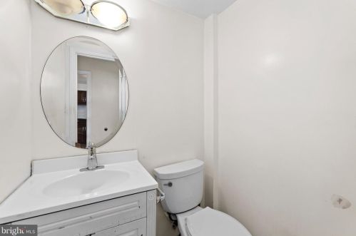 5250 Bradgen Ct, Springfield VA  22151-3505 exterior