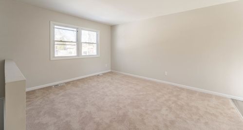 2717 Sallmon Ave, Waukegan, IL 60087-3514