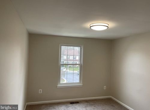 15034 Shamrock Ridge Rd, Silver Spring MD 20906-6107 exterior