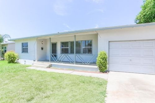 4805 Central Ave, Riverside CA  92504-1816 exterior