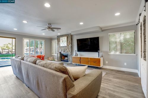 5334 Vista Point Ct, Concord CA  94521-5017 exterior