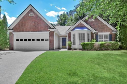 1415 Highland Farm Dr, Suwanee, GA 30024-3699