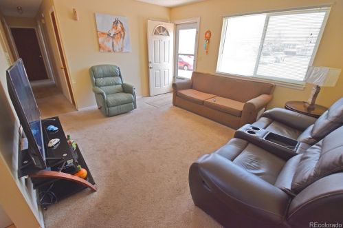 939 Nile Way, Aurora CO 80012-3217 exterior