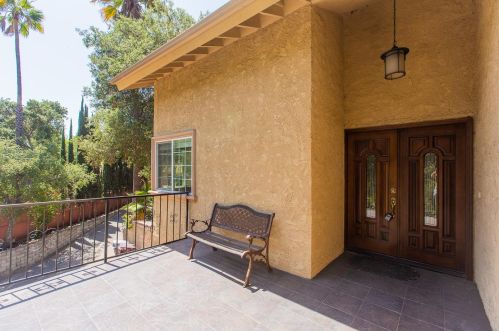 2411 Chevy Chase Dr, Glendale CA  91206-4525 exterior