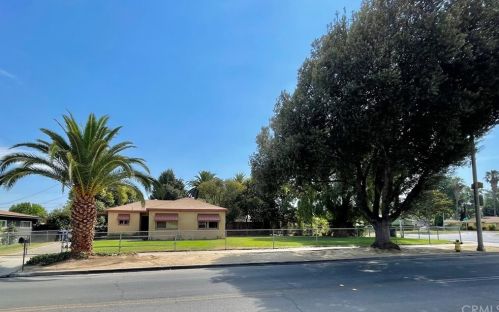 4015 Canterbury Rd, Riverside, CA 92504-3023