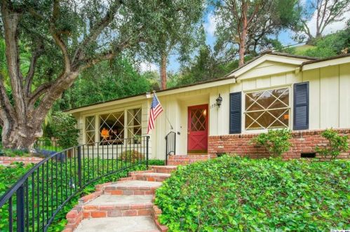1750 Pacific Ave, Glendale CA  91202-1109 exterior