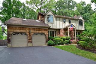 11 Alpha Ct, Middletown, NJ 07748-2801