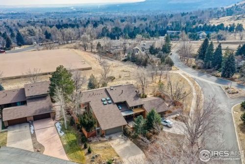 3752 Lakebriar Dr, Boulder, CO 80304-1003